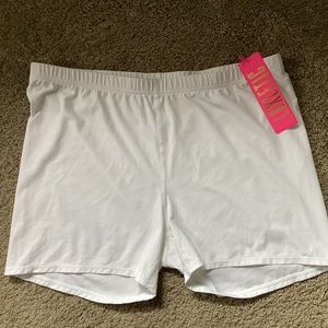 3/$20 Lilly Pulitzer x Meryl white shorts